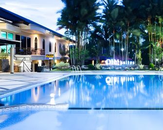 Ole Suite Hotel - Bogor - Piscina