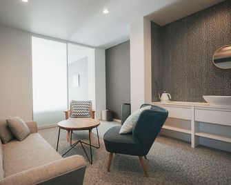 Lazuli Hiroshima Hotel And Lounge - Hiroshima - Wohnzimmer