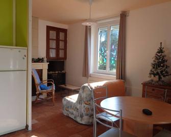Gite Maison de campagne 86120-22 couchages - Les Trois-Moutiers - Comedor