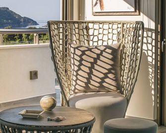 Prima Vista Beachfront Boutique Hotel - Sivota - Balkon