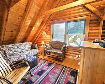 Birch Lodge #4 Summar - Cheboygan - Living room