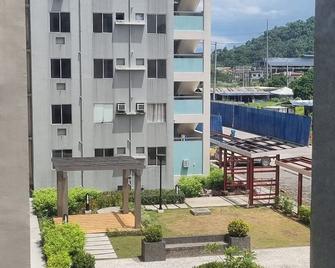 Cozy Condo: Clean, 24/7 Security, Near S&R Davao and some Universities/Schools - Davao City - Gebäude
