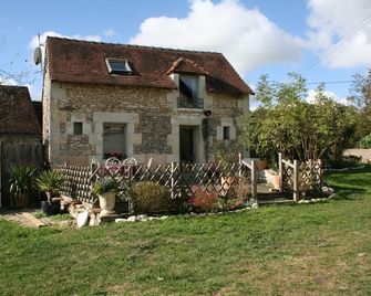 Walnut Lodge, 1 bedroom traditional Gite in rural location - Chenevelles - Building