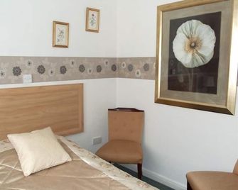 Townhouse Hotel - Wymondham - Bedroom