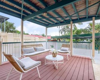 Serene 3 Bedroom Inner City Retreat Highgate Hill - Brisbane - Balcón