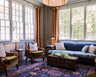 The Harbor Front Inn - Greenport - Wohnzimmer