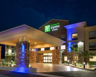 Holiday Inn Express & Suites Pahrump By IHG - Pahrump - Edificio