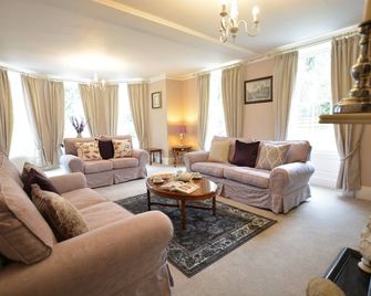 Henstead Hall - Beccles - Вітальня