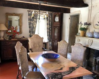 Fabulous large home in Montclus overlooking the river with private pool - Montclus - Comedor