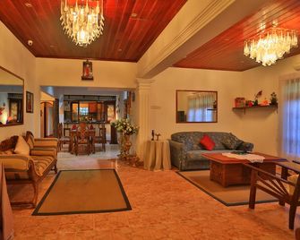 Emel Boutique - Negombo