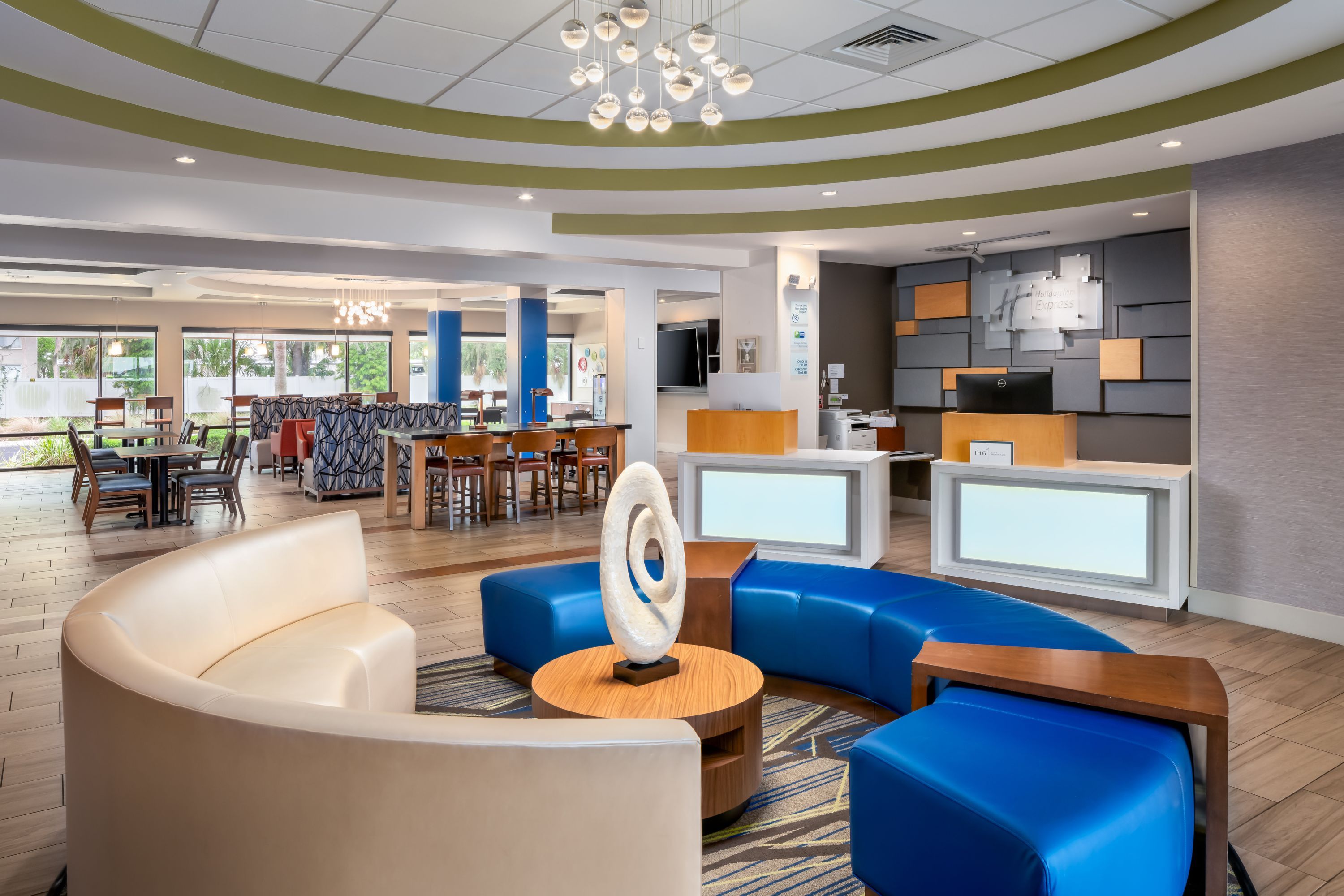 Holiday Inn Express & Suites Lakeland South By IHG - לייקלנד - בניין