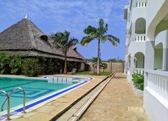 Nightingale Apartments - Mombasa - Pool