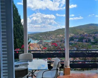 Appartamento panoramico: Residence Ulivi e Sole - Porto Santo Stefano - Balcone