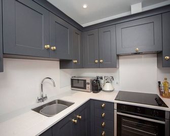 Stylish City Centre Apartment - Bath - Bath - Küche