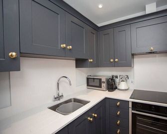 Stylish City Centre Apartment - Bath - Bath - Kuchnia