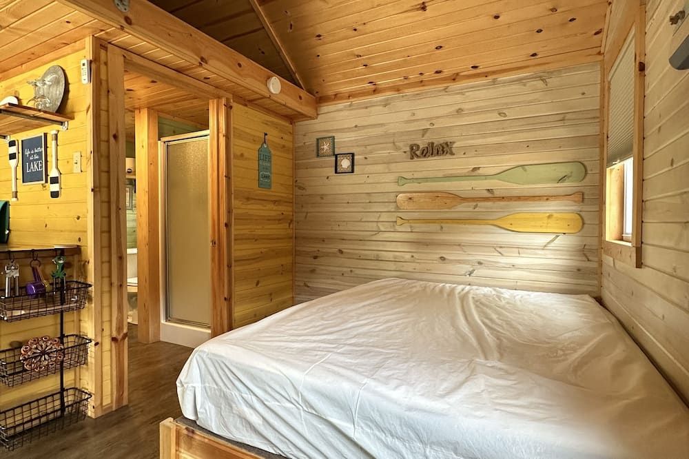 Beach Style Lakeside Mini Cottage