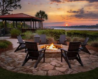 Marriott's Harbour Point and Sunset Pointe at Shelter Cove, A Marriott Vacation Club Resort - הילטון הד איילנד - פטיו