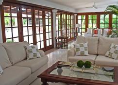 Villa Alondra By Casa De Campo Resort & Villas - La Romana - Living room