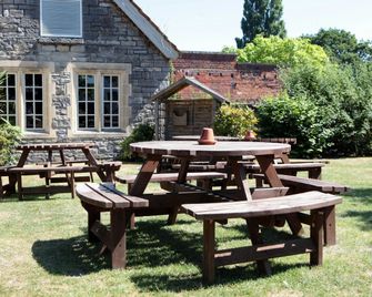 Bear Inn, Somerset by Marston's Inns - Street - Patio