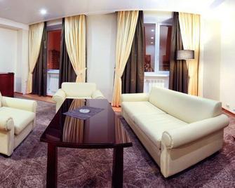 Benefit Plaza Hotel - Voronezh - Living room