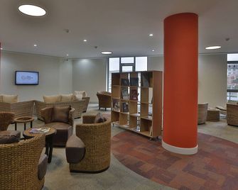 Homebridge Hotel Apartments - Bakú - Lobby