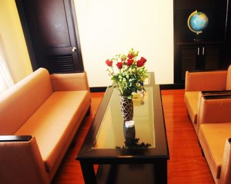 Than Thien - Friendly Hotel - Hue - Living room