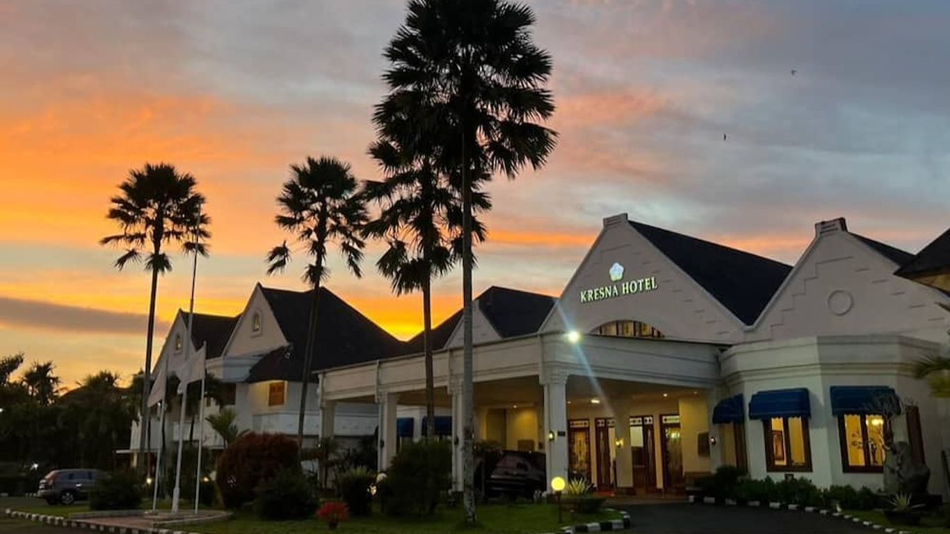كريسنا هوتل وونوسوبو