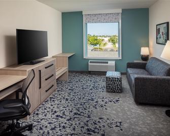 Home2 Suites by Hilton Clearwater St. Petersburg Ulmerton Rd - Clearwater - Obývací pokoj