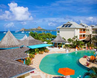Bay Gardens Beach Resort and Spa - Gros Islet - Pool