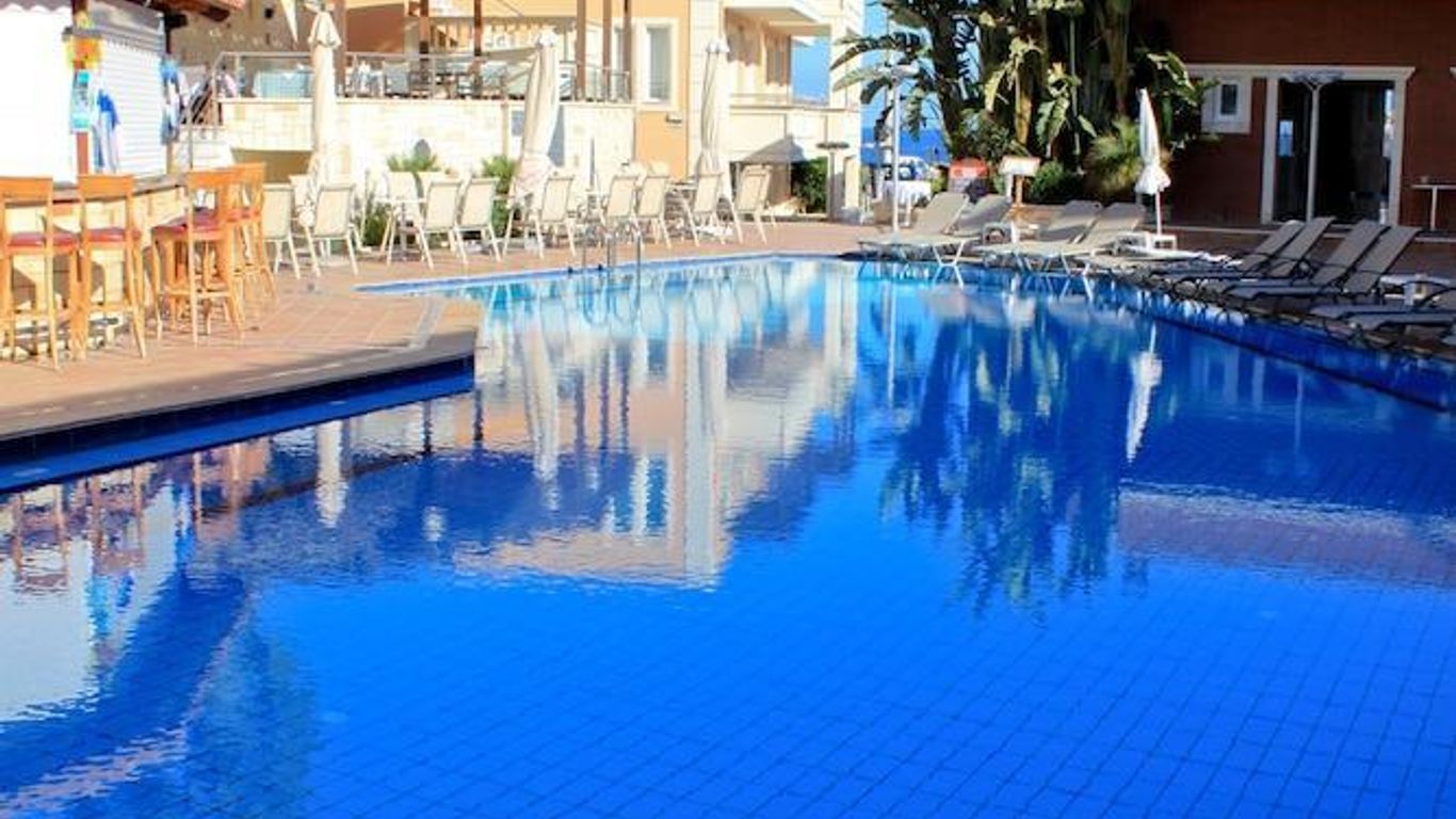 Porto Kalamaki Hotel