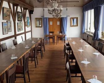 Hotel Ulmer Stuben - אולם - מסעדה