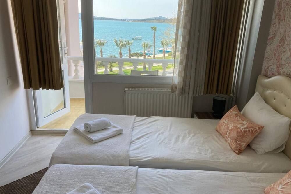 سينار ناز أوتل - ايفاليك - غرفة نوم