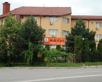 Hotel Liliacul - Cluj - Edificio