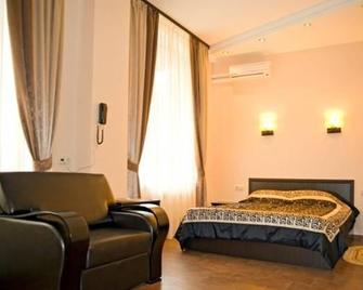 Toledo Hotel - Rostov-pe-Don - Dormitor
