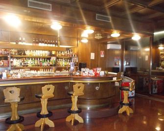 هوتل لورا كريستينا - مالسين - بار