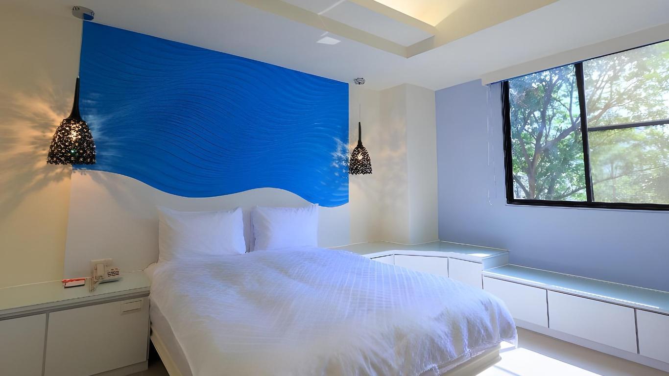 Travel Young Hotel
