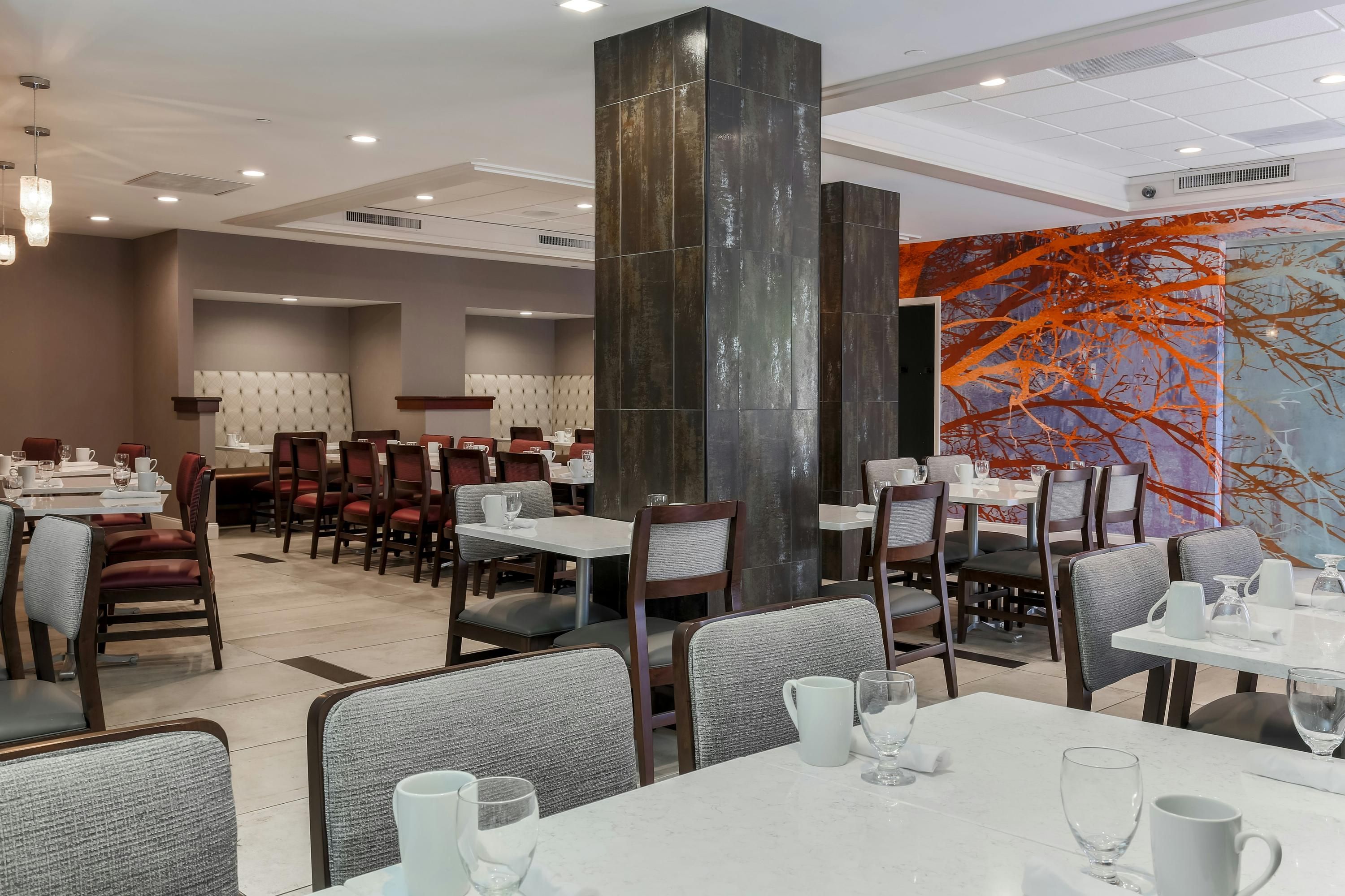 DoubleTree by Hilton Atlanta Airport - Atlanta - Restaurant