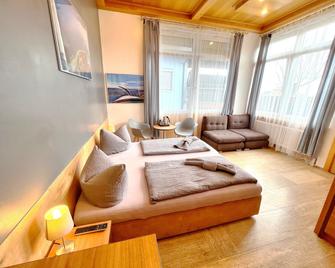 BnB Fliegerhaeusle Hagnau 24h Self Check In - Hagnau am Bodensee - Living room