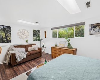 Long Term Stay Discount. Business, Couples and Families Welcome/Ground Floor - Bothell - Bedroom