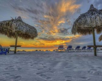 Serenity on the Sea Luxury Condo w Prvt Balcony - Tampa - Beach
