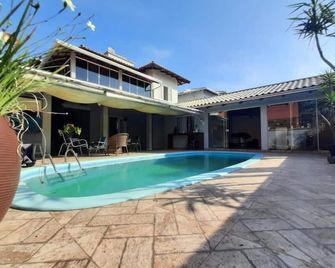 Bc Bier Hostel - Balneario Camboriú - Piscina