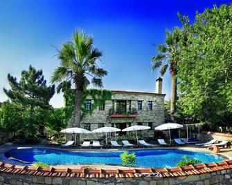 Hunnaphan Otel - Küçükkuyu - Pool