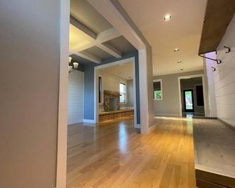 Welcome to a 3-bedroom pet friendly house in adorable Happy Valley - Happy Valley