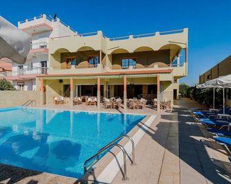 Esmeralda Hotel - Kremasti - Piscine