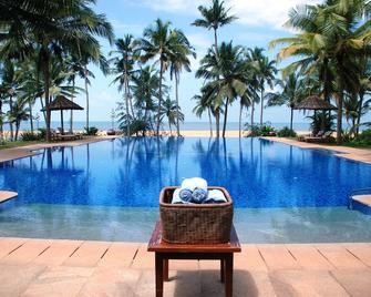 Neeleshwar Hermitage - Neeleshwar - Pool