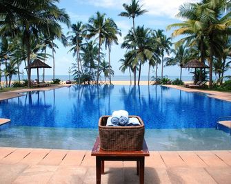 Neeleshwar Hermitage - Neeleshwar - Pool