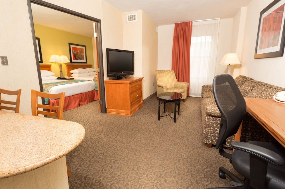 Mcallen Plaza Hotel & Suites - מק'אלן