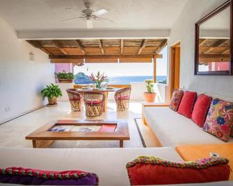 Playa Rosa Bungalows - Costa Careyes - Sala de estar