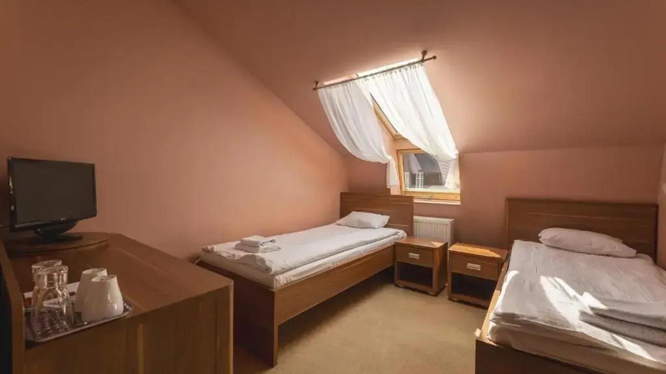 Paria Hotel