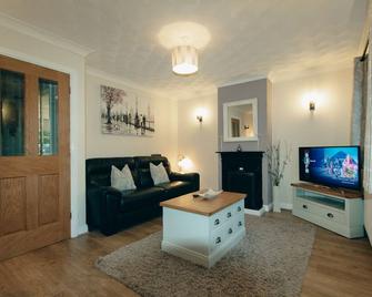 Acer Holiday Cottage Tideswell village Buxton Peak District by Rework Accommodation - Bakewell - Pokój dzienny